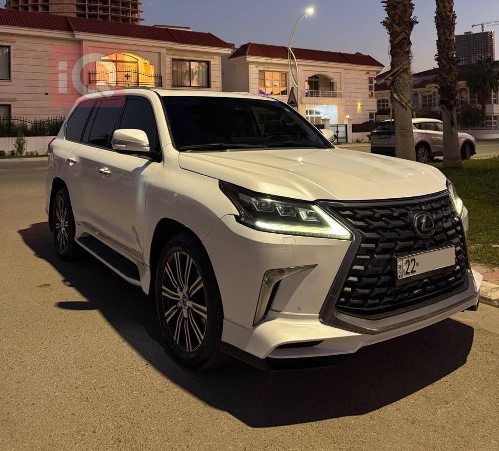 Lexus LX